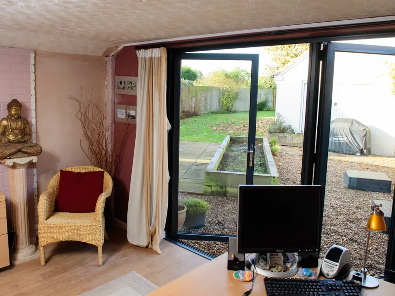 Bifold Hanwell